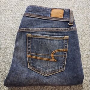 American Eagle Size 6 Dark Blue Denim Jeans with Unique Pocket Stitching